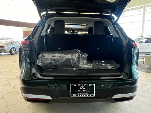 New 2026 INFINITI QX60 Luxe w/ Family Package image 28