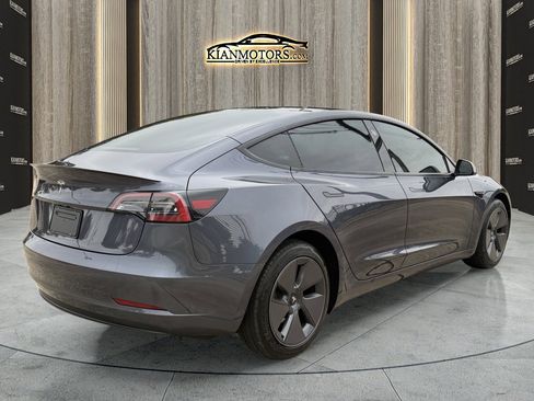 Used 2023 Tesla Model 3 Standard Range image 3