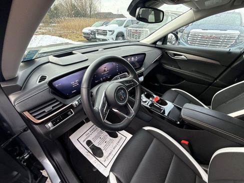 Certified 2025 Buick Envision Sport Touring image 16