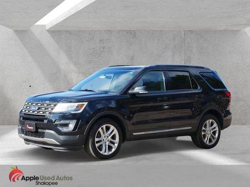 Used 2016 Ford Explorer XLT w/ Equipment Group 202A AWD/4WD image 6
