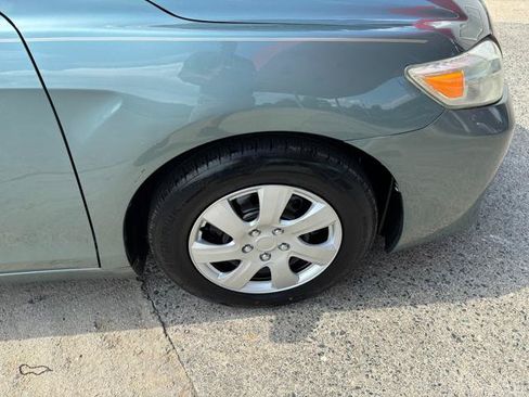 Used 2011 Toyota Camry LE FWD image 21