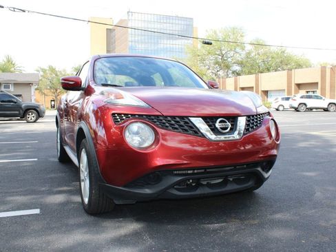 Used 2016 Nissan Juke S FWD image 21