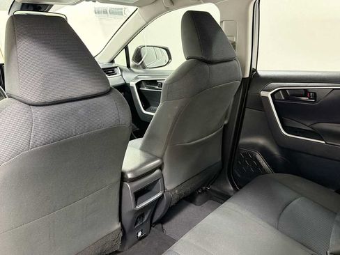 Certified 2019 Toyota RAV4 LE FWD image 24