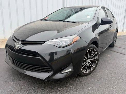 Used 2018 Toyota Corolla LE FWD image 1