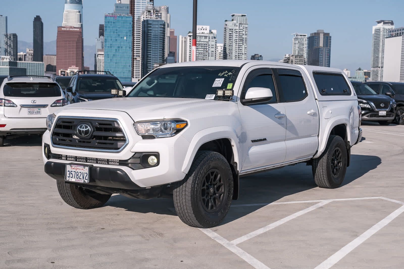 Used 2019 Toyota Tacoma SR5 RWD image 1