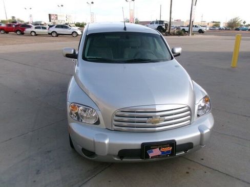 Used 2011 Chevrolet HHR LT image 4