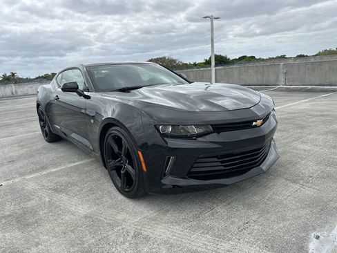Used 2018 Chevrolet Camaro LT RWD image 18