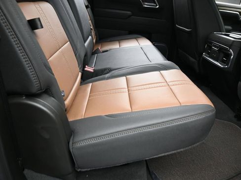 Used 2025 Chevrolet Silverado 1500 High Country image 45