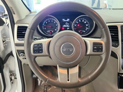 Used 2013 Jeep Grand Cherokee Laredo AWD/4WD image 34