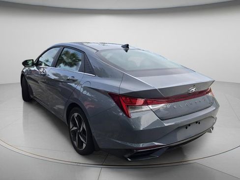 Used 2022 Hyundai Elantra Limited FWD image 7
