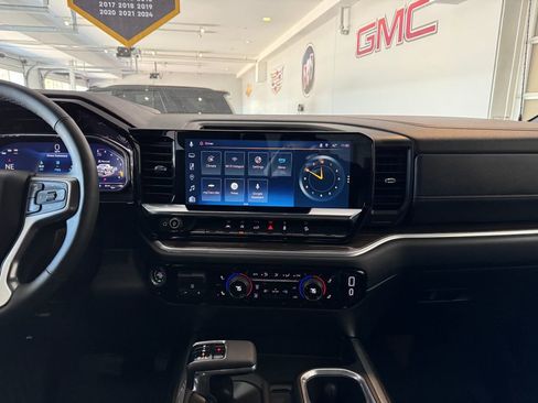 Certified 2025 Chevrolet Silverado 1500 RST AWD/4WD image 17