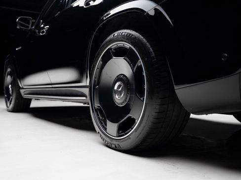 Used 2025 Mercedes-Benz GLS 63 AMG 4MATIC image 89