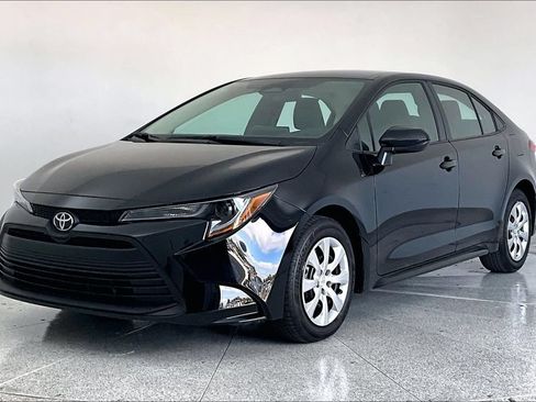 Used 2026 Toyota Corolla LE FWD image 14