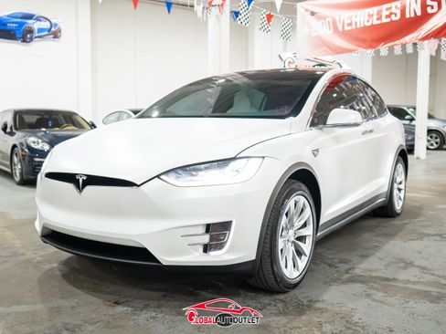Used 2017 Tesla Model X 100D image 3
