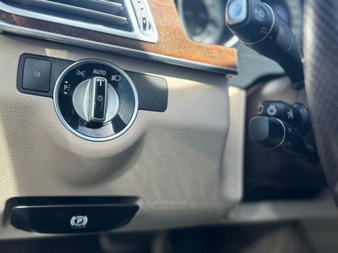 Used 2016 Mercedes-Benz E 350 4MATIC Sedan image 42