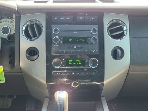 Used 2012 Ford Expedition Limited image 17