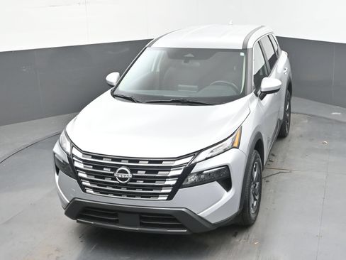 Used 2025 Nissan Rogue SV AWD/4WD image 30