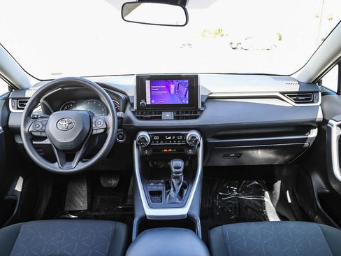 Used 2025 Toyota RAV4 XLE FWD image 12