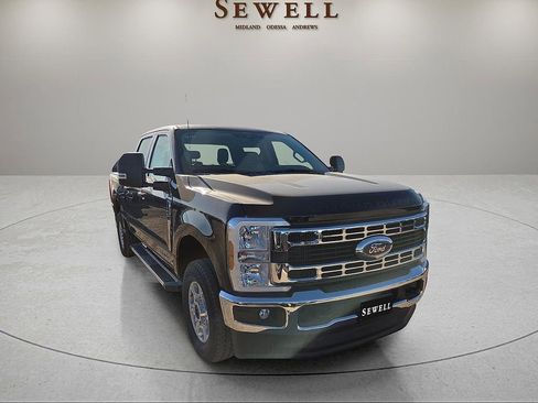 New 2026 Ford F250 XLT w/ FX4 Off-Road Package image 6