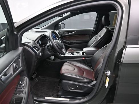 Used 2022 Ford Edge Titanium w/ Equipment Group 301A AWD/4WD image 9