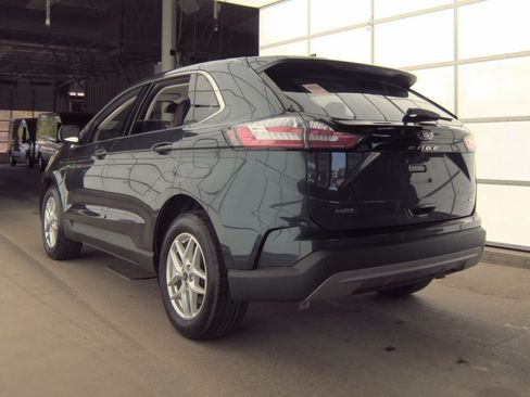 Used 2024 Ford Edge SEL w/ Convenience Package AWD/4WD image 3