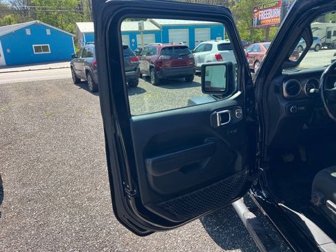 Used 2020 Jeep Gladiator Sport w/ Quick Order Package 24S AWD/4WD image 30