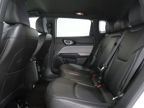 Used 2025 Jeep Compass Limited image 23