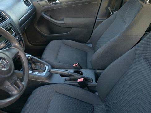 Used 2011 Volkswagen Jetta Sedan FWD image 9