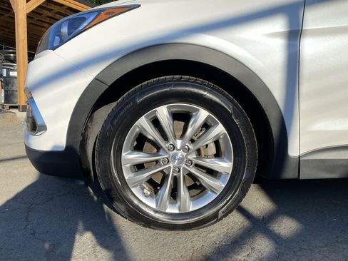 Used 2018 Hyundai Santa Fe Sport 2.0T AWD/4WD image 12