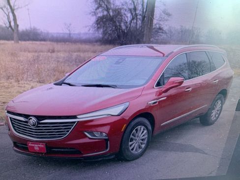 Used 2024 Buick Enclave Premium image 17