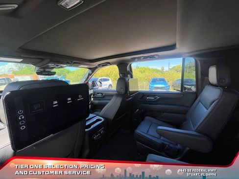 New 2025 GMC Yukon XL Denali w/ Denali Reserve Package image 14