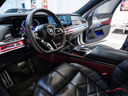 Used 2023 BMW 740i RWD image 8