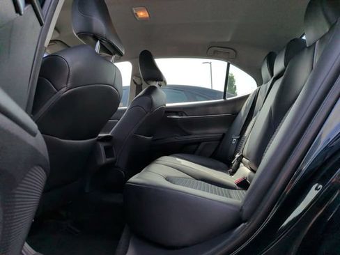 Used 2018 Toyota Camry SE FWD image 22