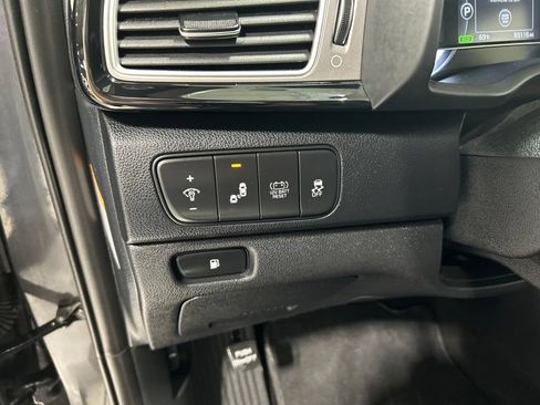 Used 2018 Kia Niro EX w/ EX Touring Graphite Edition FWD image 13