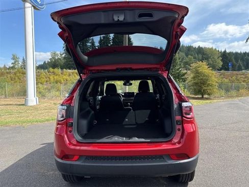 New 2025 Jeep Compass Latitude w/ Altitude Special Edition image 18