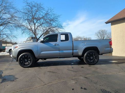 Used 2016 Toyota Tacoma SR w/ SR Convenience Package image 8