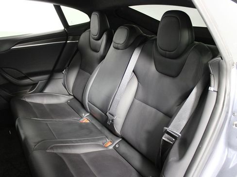 Used 2021 Tesla Model S Plaid image 25