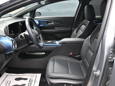 Used 2024 Chevrolet Equinox EV LT FWD image 9