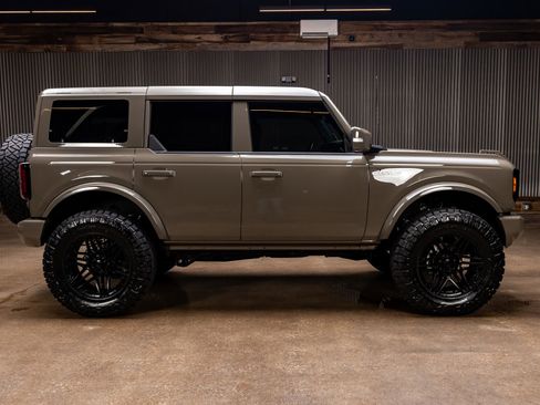 Used 2025 Ford Bronco Outer Banks AWD/4WD image 11