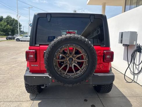 Used 2022 Jeep Wrangler Unlimited Sahara w/ LED Lighting Group AWD/4WD image 4