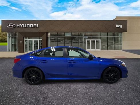 Used 2022 Honda Civic Sport image 4