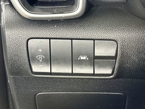 Used 2022 Kia Sportage LX image 19