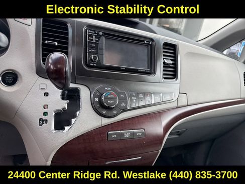 Used 2014 Toyota Sienna XLE w/ Entertainment Package image 17
