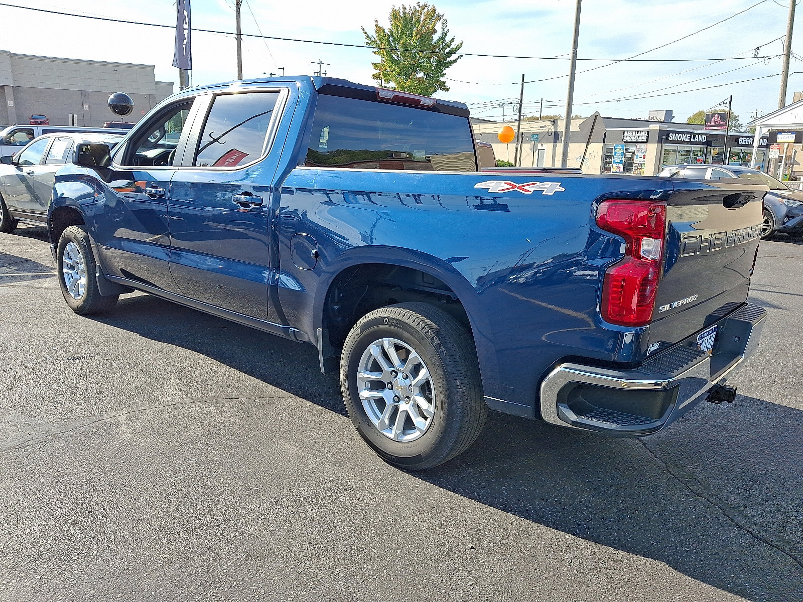 Used 2023 Chevrolet Silverado 1500 LT AWD/4WD image 4
