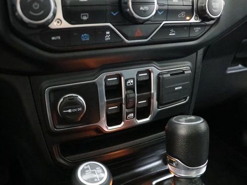 Used 2023 Jeep Wrangler Unlimited w/ 8.4" Radio Group AWD/4WD image 33