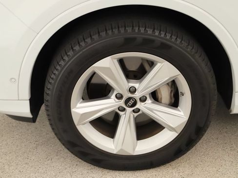 Used 2023 Audi Q7 2.0T Premium Plus w/ Premium Plus Package AWD/4WD image 39