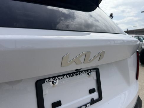 Used 2022 Kia Sorento S w/ Panoramic Sunroof Package AWD/4WD image 8