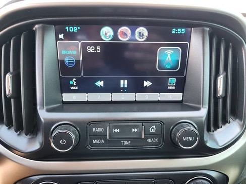 Used 2015 Chevrolet Colorado Z71 AWD/4WD image 16