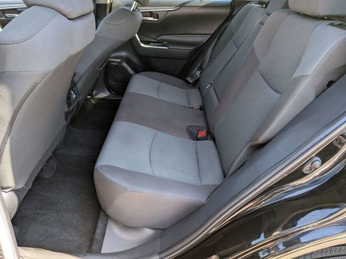 Used 2025 Toyota RAV4 XLE FWD image 28