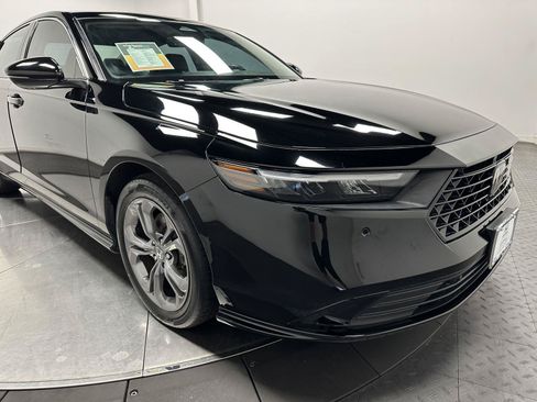 Certified 2023 Honda Accord EX-L image 3